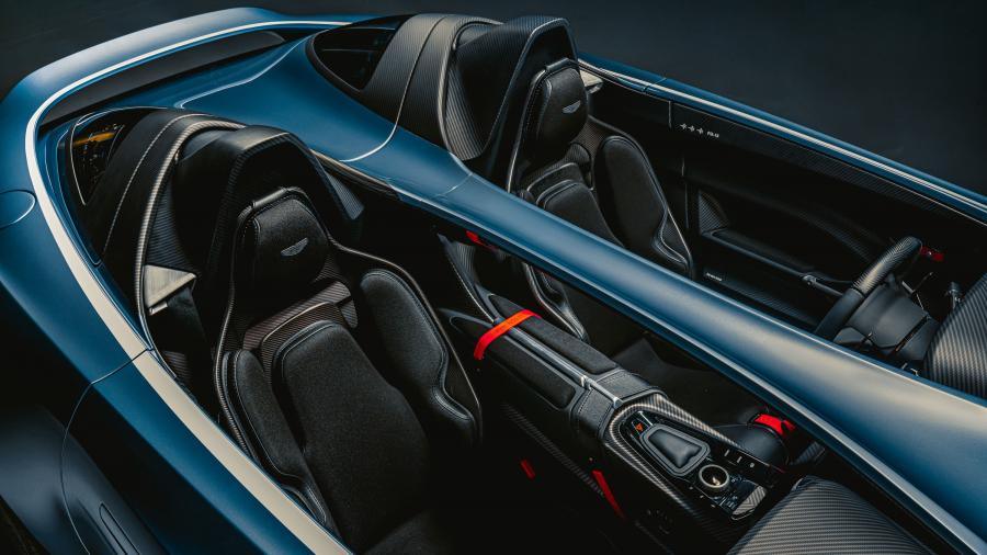 Интерьер Aston Martin V12 Speedster 2020 года  (WW) (фото 39 из 39)